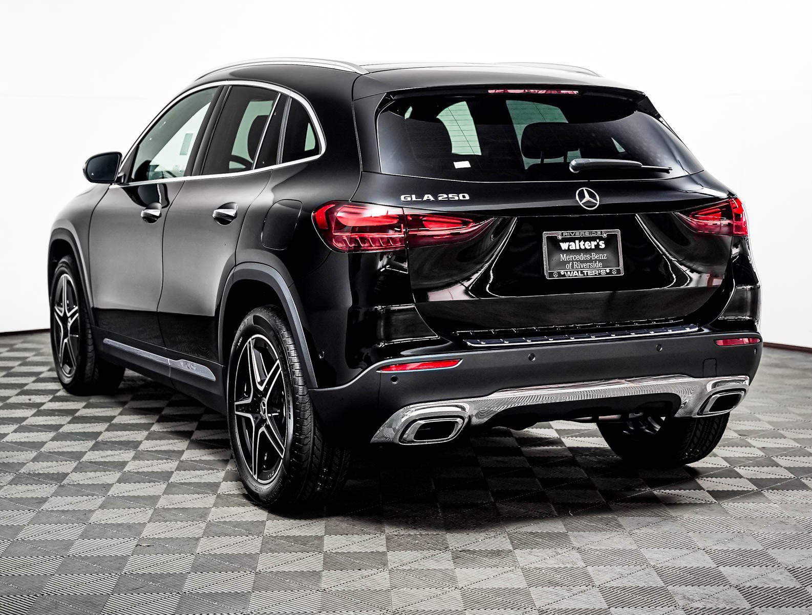 New 2026 Night Black Mercedes-Benz GLA 250 image 2