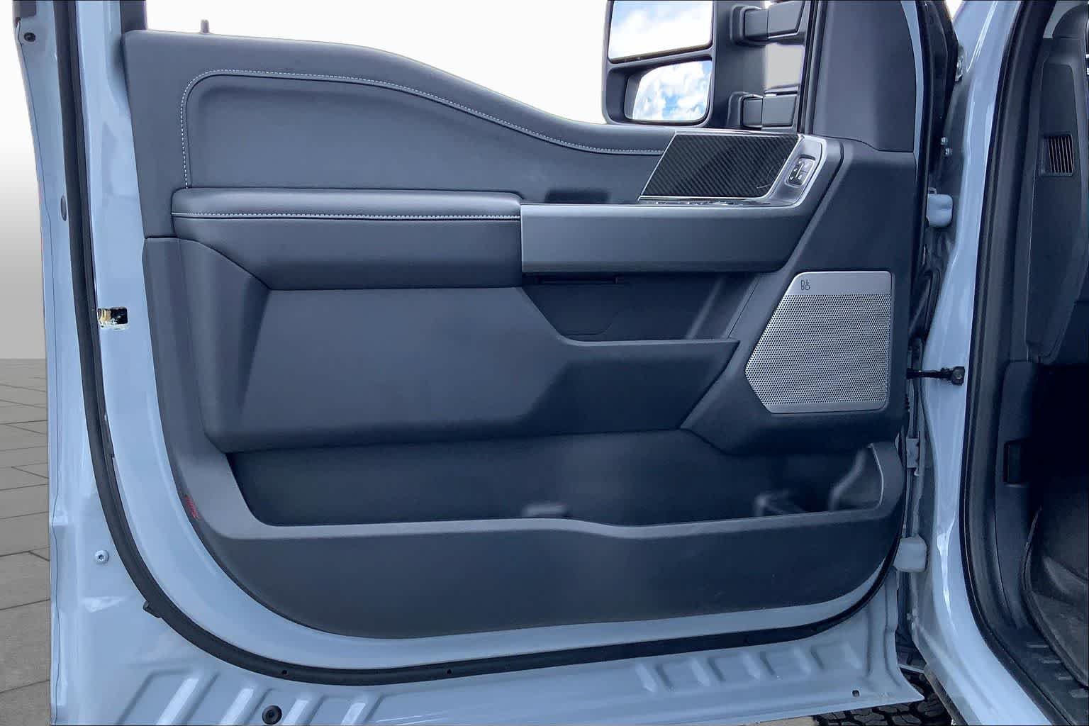 New 2026 Glacier Gray Metallic Tri-Coat Ford F-250® Lariat® image 10