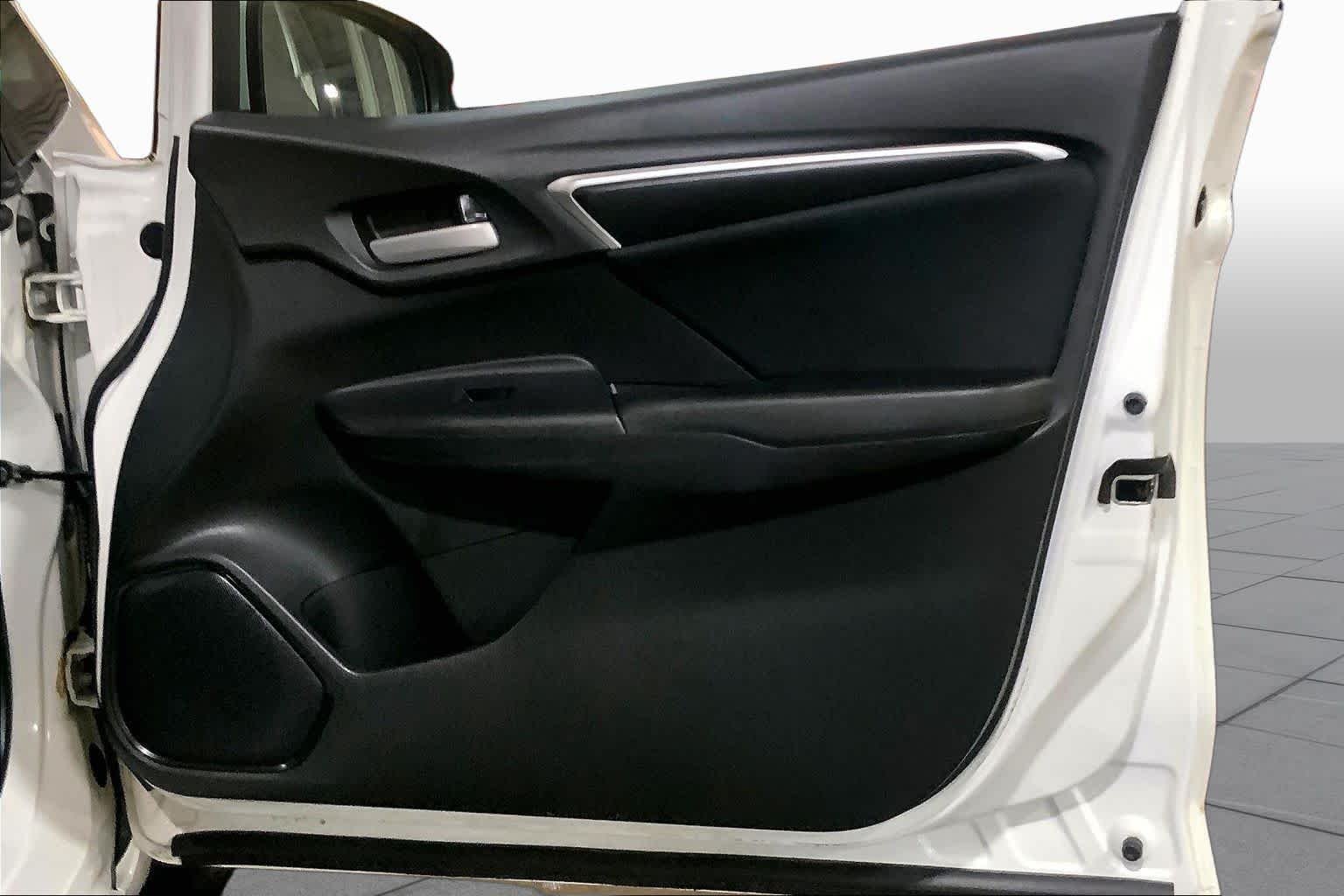 Used 2015 White Orchid Pearl Honda LX image 22