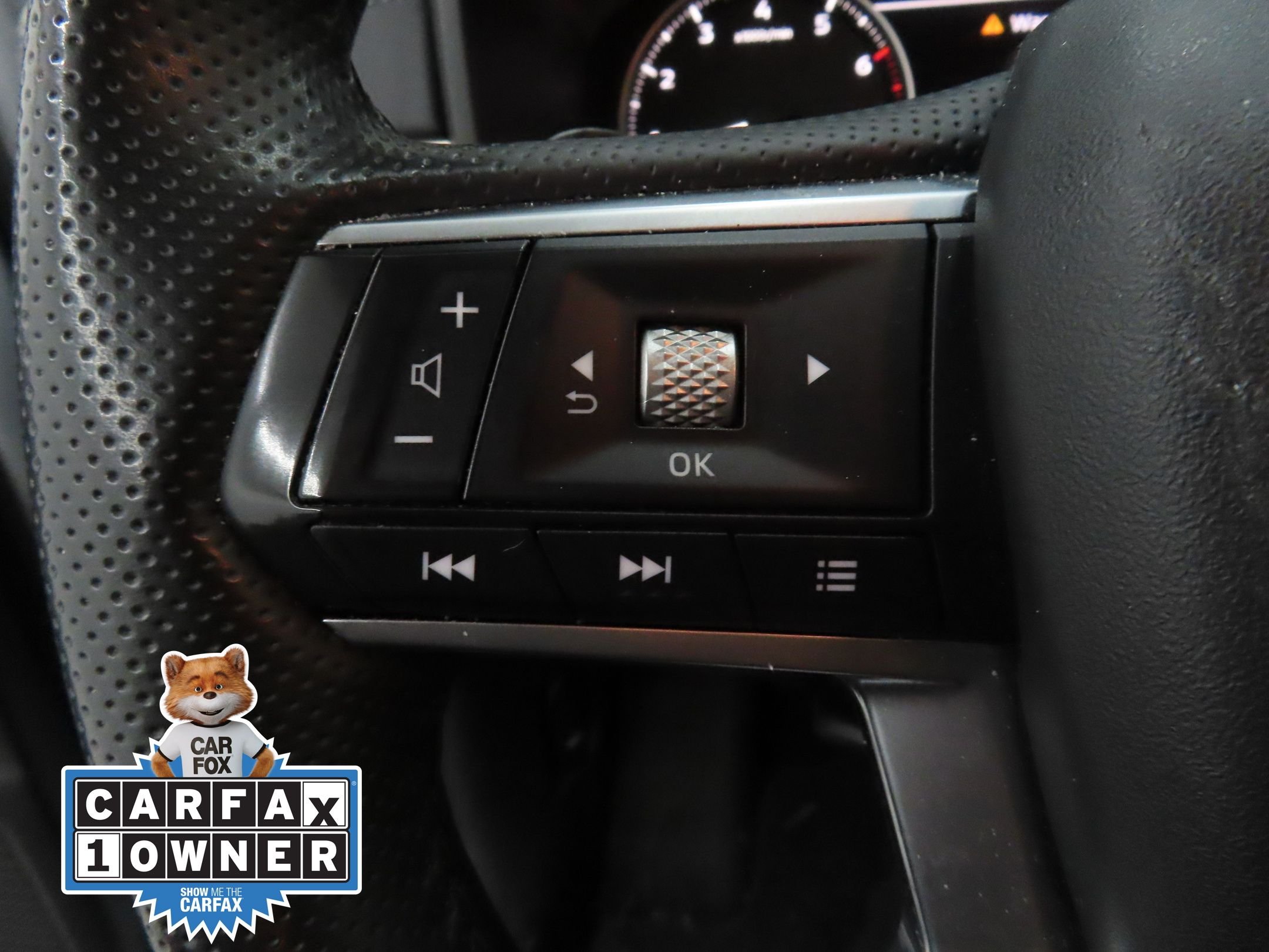 Used 2024 White Mitsubishi SE Black Edition image 14
