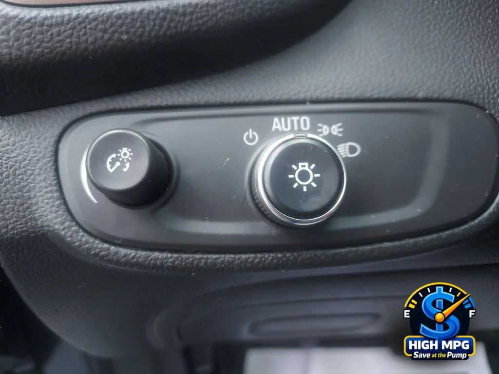 Used 2018 Gray Chevrolet LT image 19