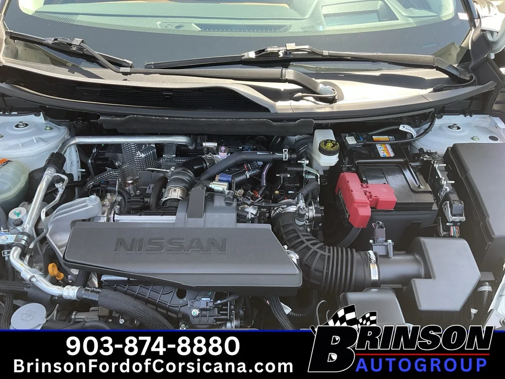 Used 2026 White / Black Nissan Platinum image 13