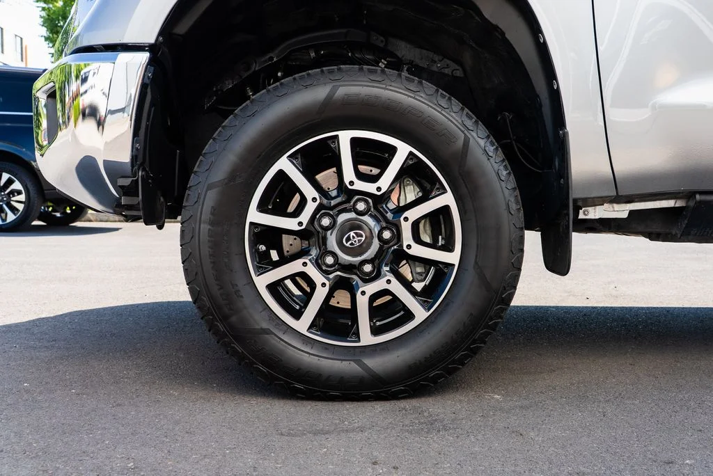 Used 2017 Silver Toyota SR5 image 7