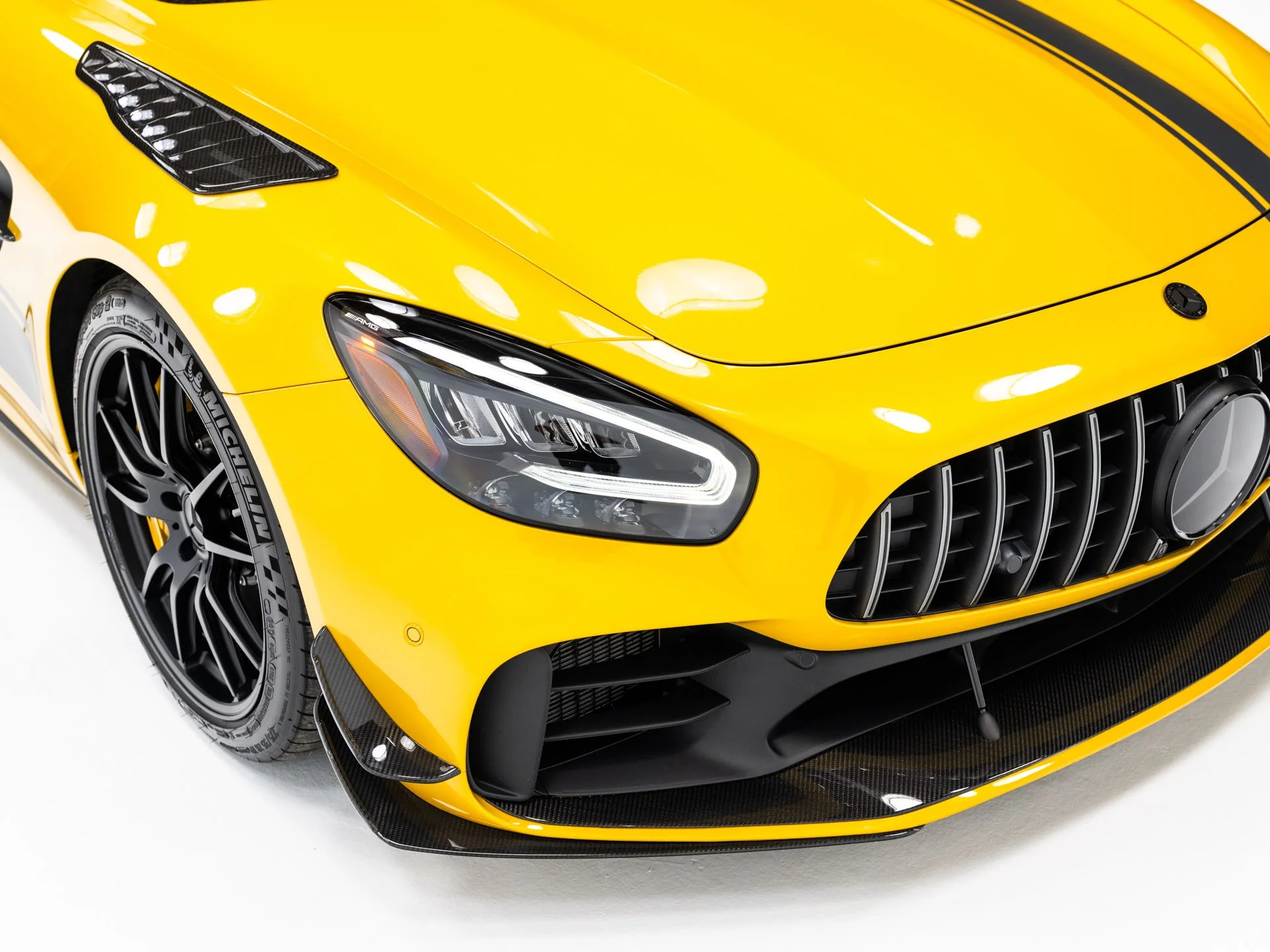 Used 2020 AMG Solarbeam Yellow Metallic Mercedes-Benz R image 13