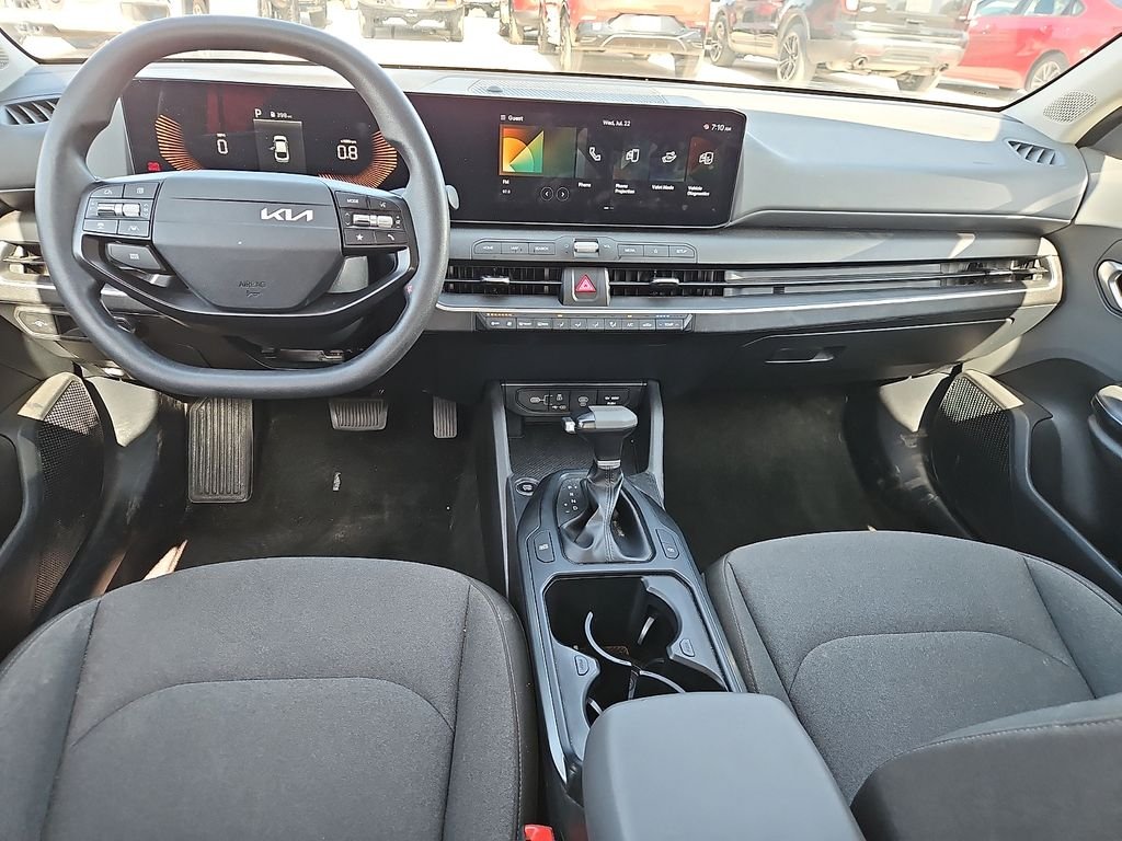 2025 Kia K4 LXS - Photo 12