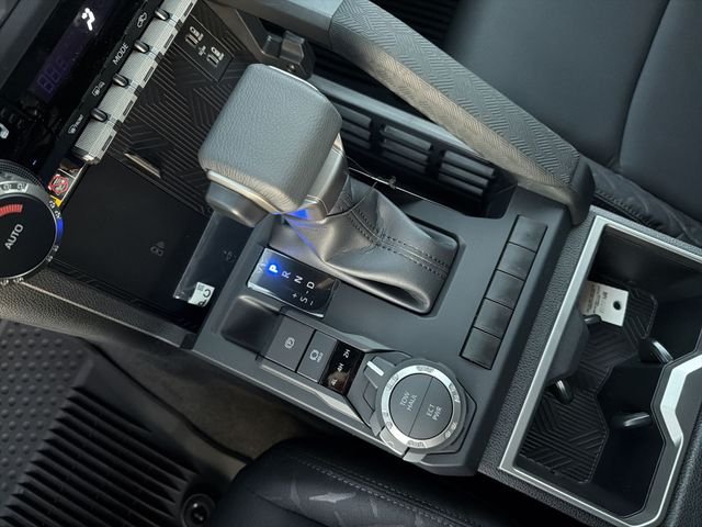 2026 Toyota Tacoma SR5 - Photo 16