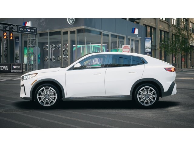 New 2027 Alpine White BMW X2 28i image 4