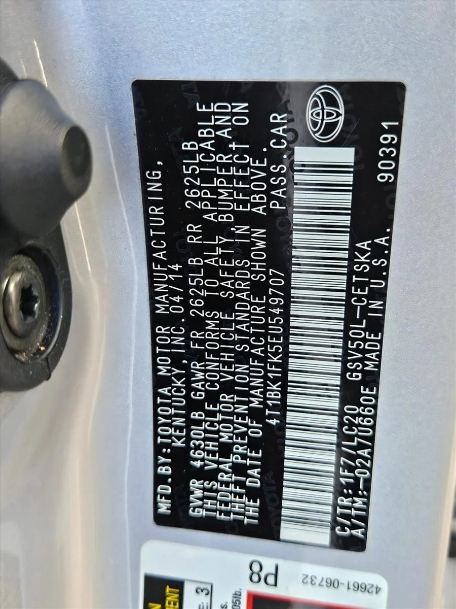 Used 2014 Classic Silver Metallic Toyota SE image 16