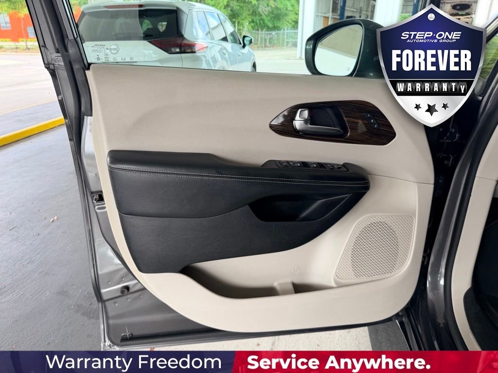 Used 2021 Gray Chrysler Limited image 11