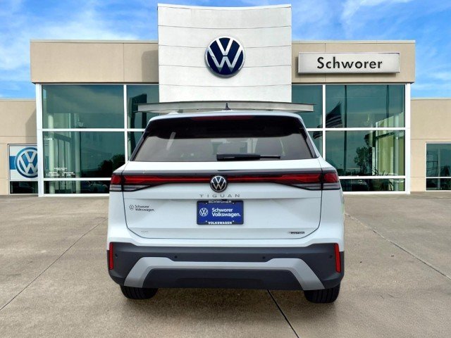 New 2026 Pure White Volkswagen SE 4Motion image 7