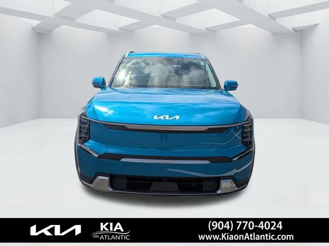 New 2026 Ocean Blue Kia Wind AWD image 8