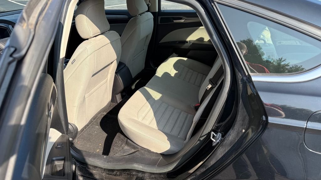 Used 2018 Shadow Black Ford S image 8
