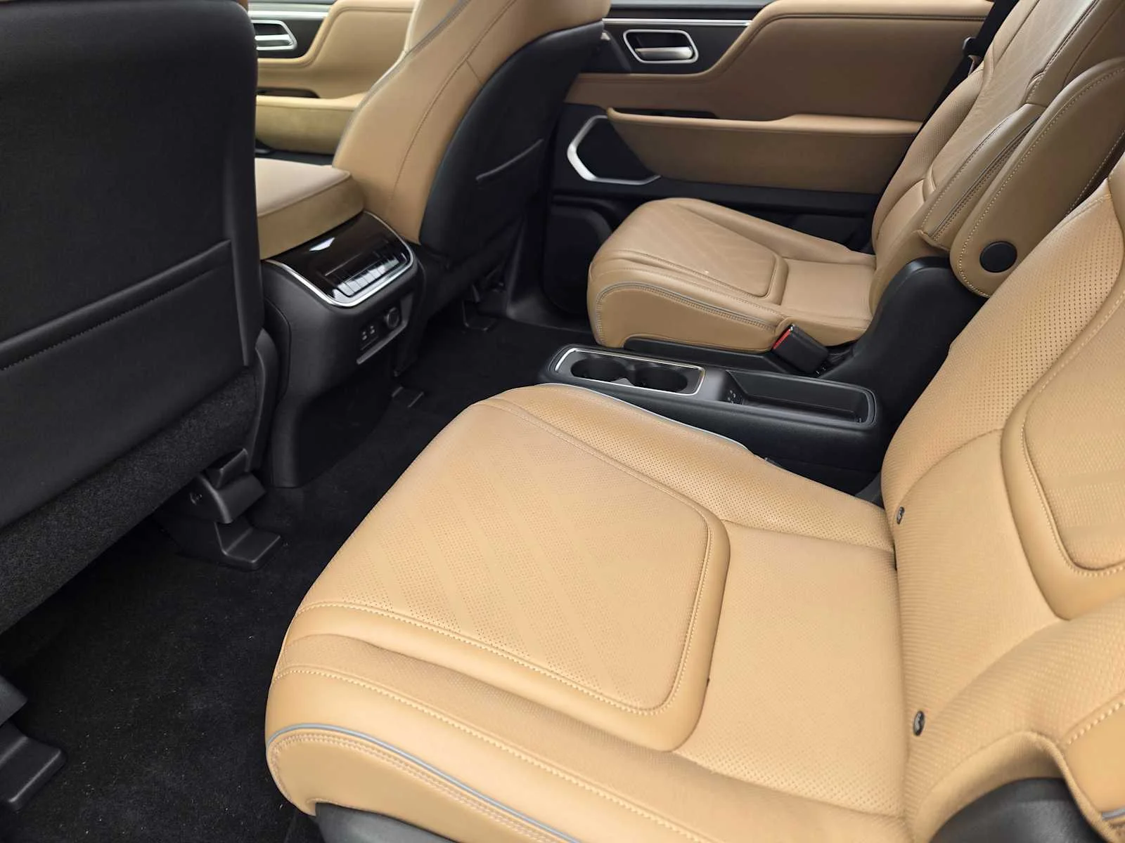 2026 INFINITI QX80 Luxe - Photo 18
