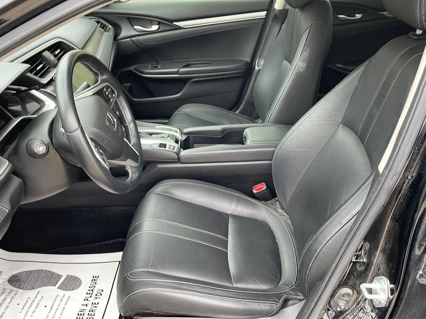Used 2018  Honda Touring image 9