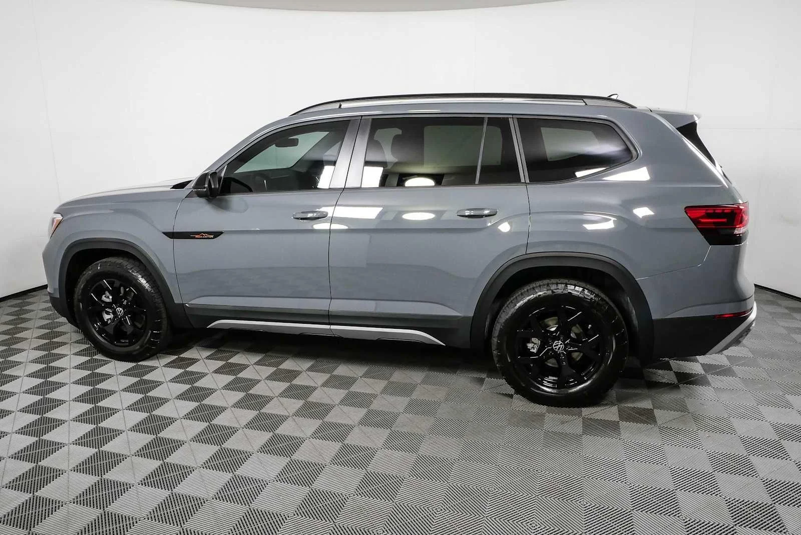 New 2026 Pure Gray Volkswagen 2.0T Peak Edition image 29