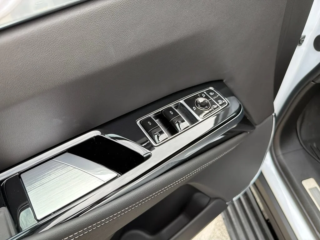 2026 Cadillac Escalade ESV Sport - Photo 18