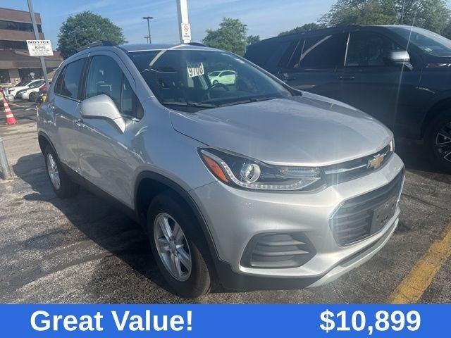 Used 2018 SILVER ICE METALLIC Chevrolet LT image 1