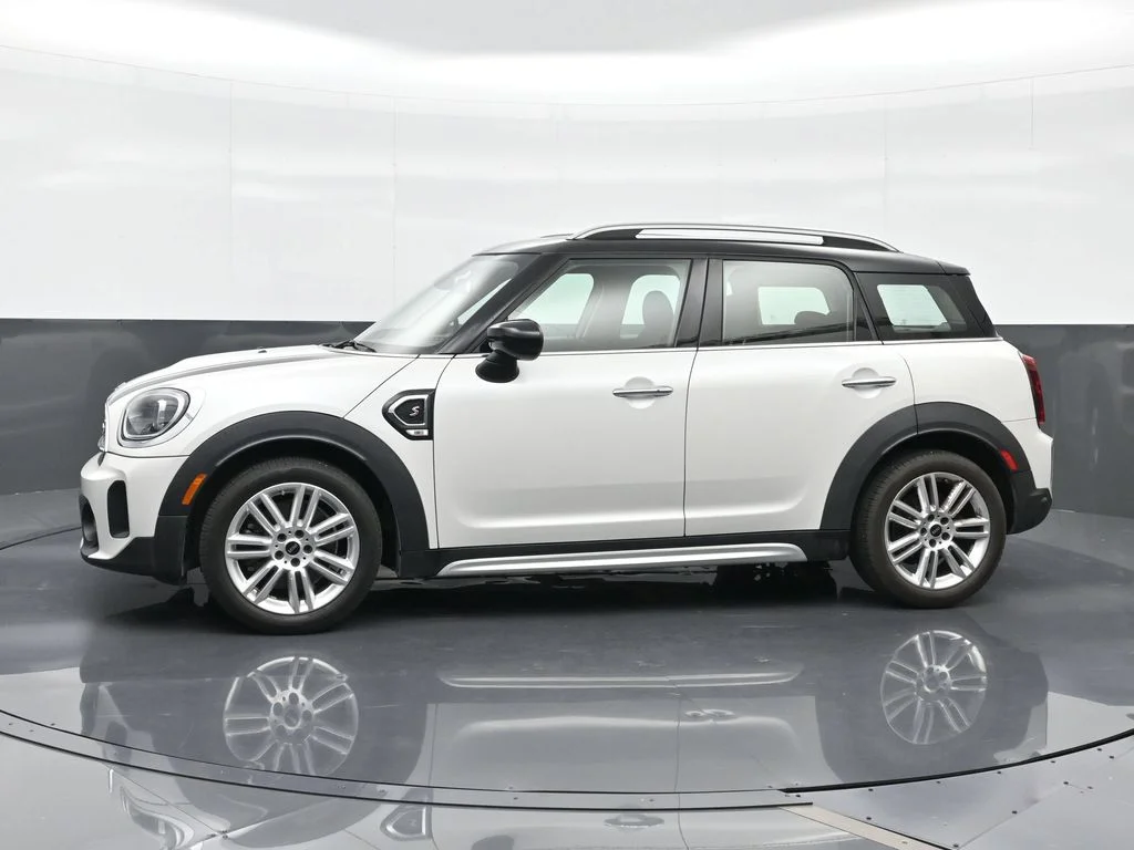 Used 2024 White MINI  image 3