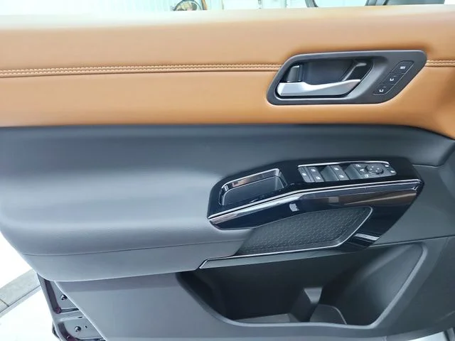 New 2026 Black Nissan Platinum image 41