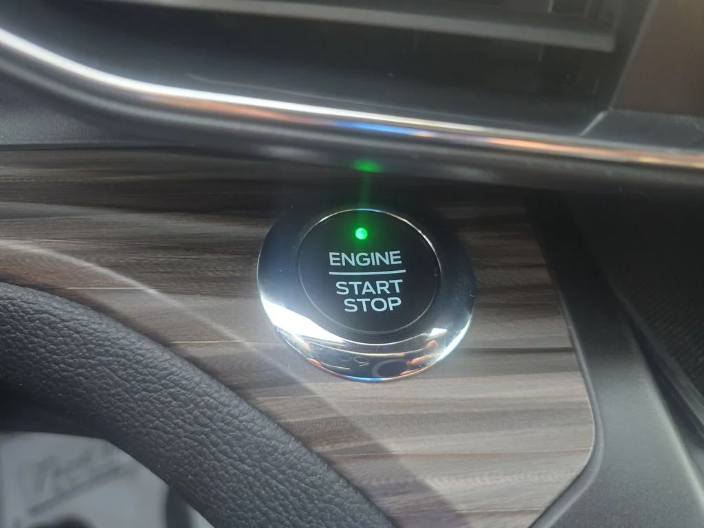 Used 2020 Red Metallic Ford Limited image 38