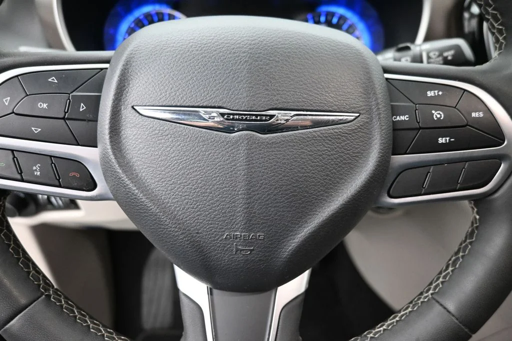 Used 2023 Gray Chrysler LX image 19