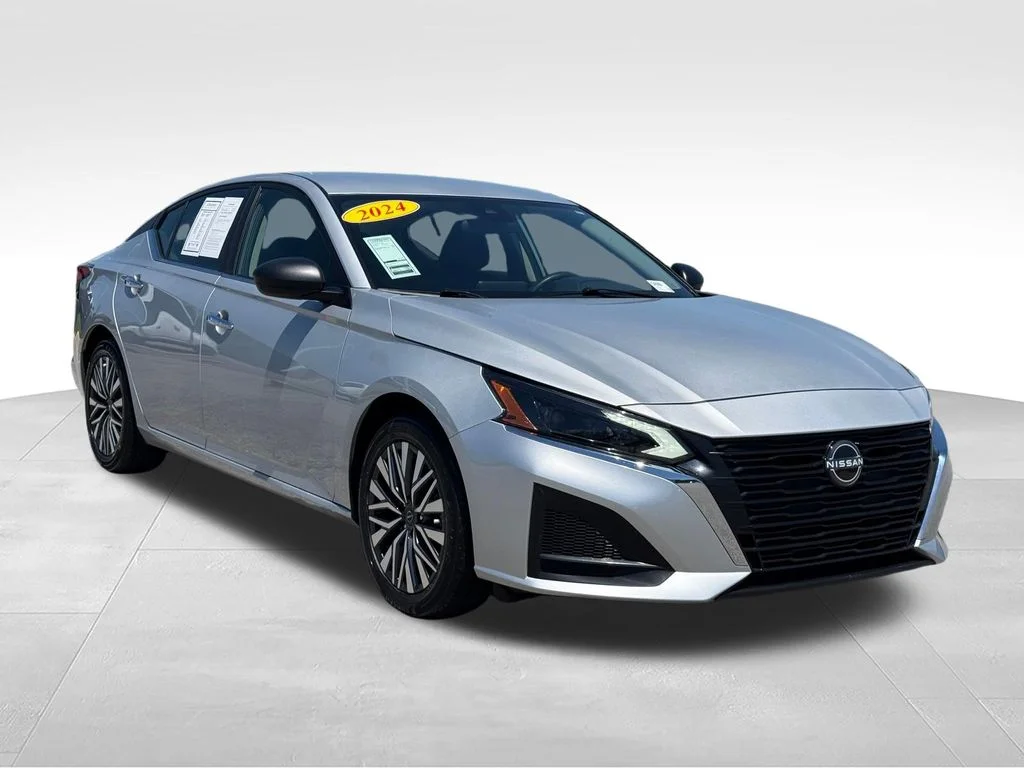 Used 2024 Silver Nissan 2.5 SV image 30