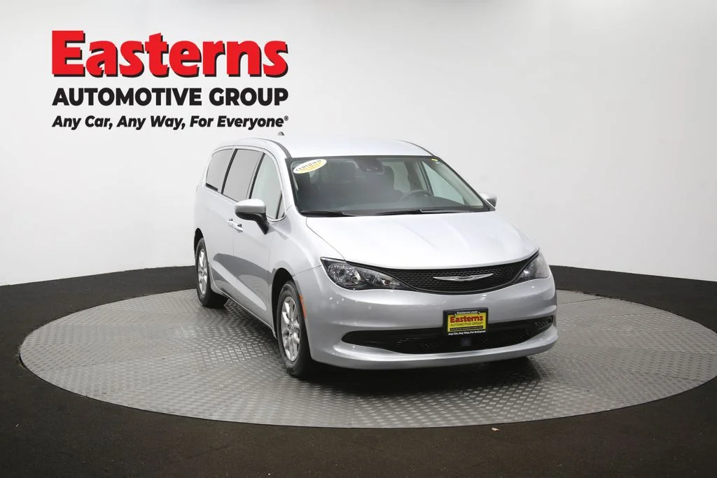 Used 2023 Silver Chrysler LX image 51