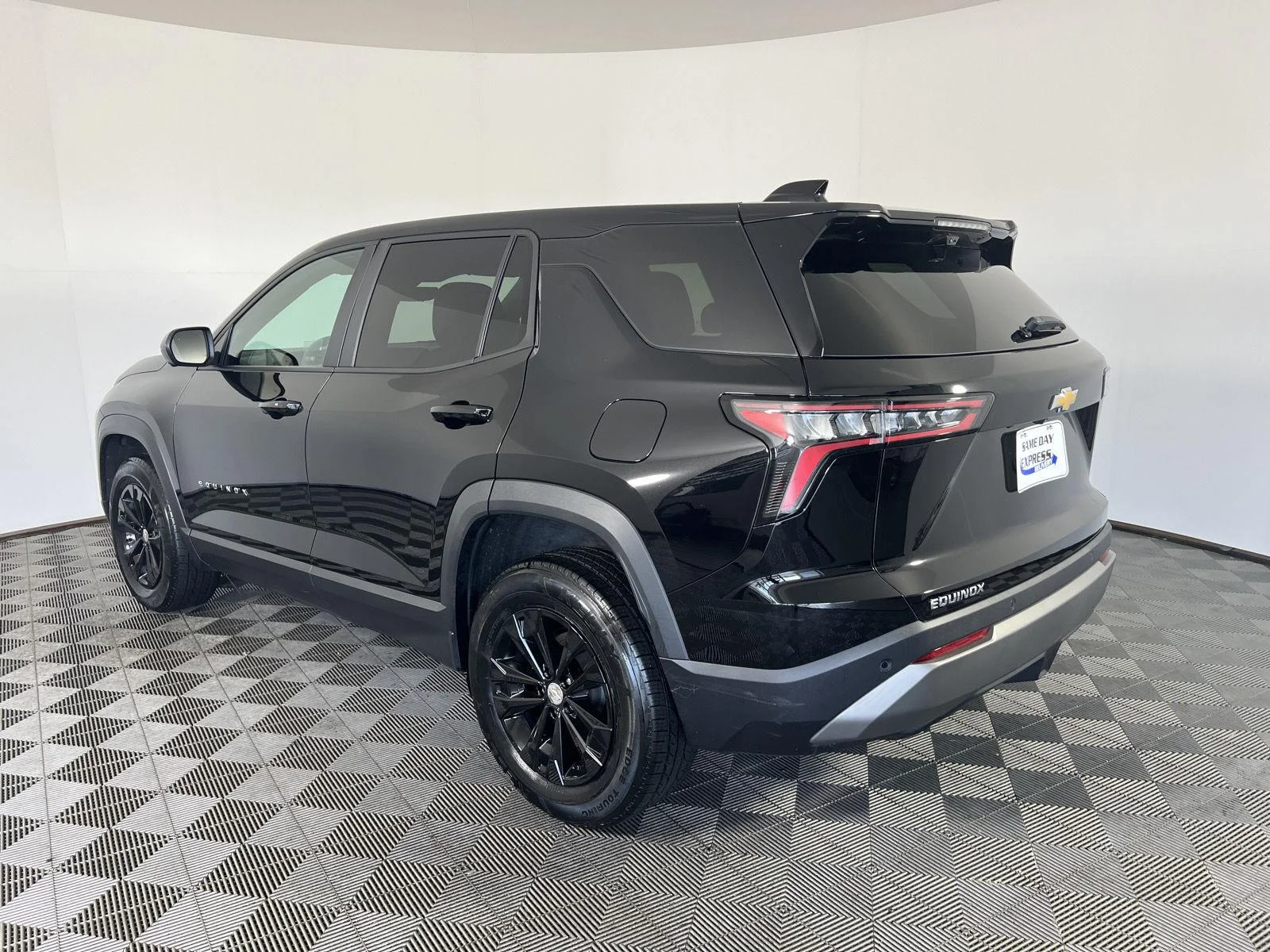 Used 2025 Mosaic Black Metallic Chevrolet LT image 26