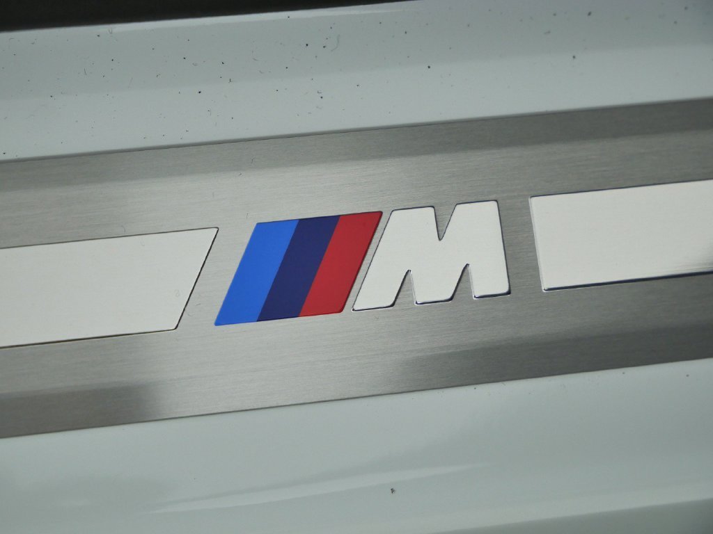 New 2027 Alpine White BMW 530i xDrive image 23