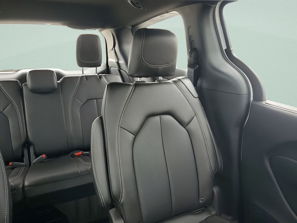 2026 Chrysler Voyager LX - Photo 14