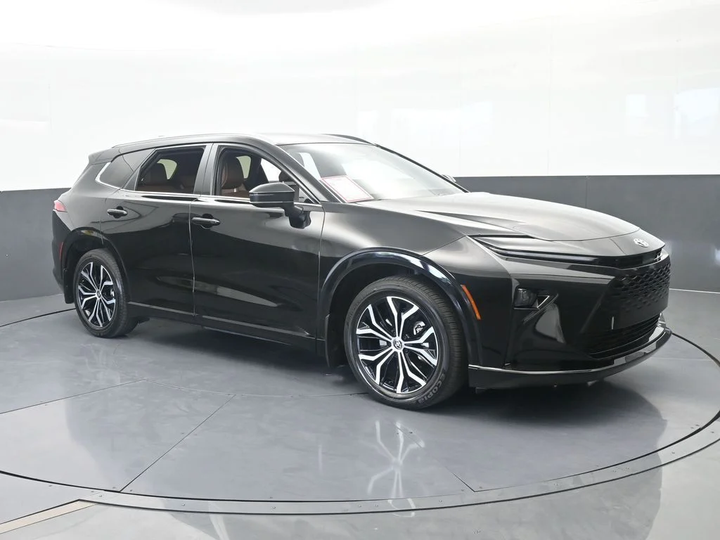 Used 2025 Black Toyota XLE image 8