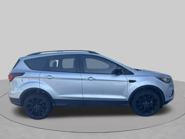 Used 2019 Silver Ford SE image 3