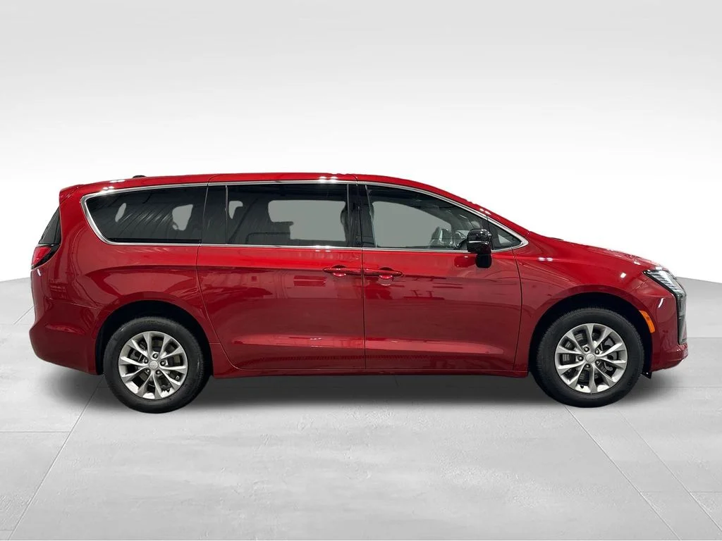 New 2027 Red Hot Pearl-Coat Exterior Paint Chrysler Select image 8