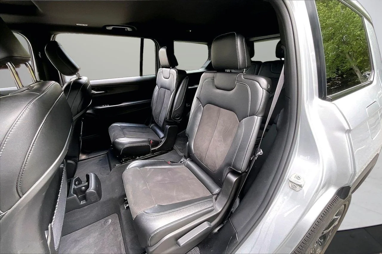 Used 2024 Silver Jeep Altitude X image 23