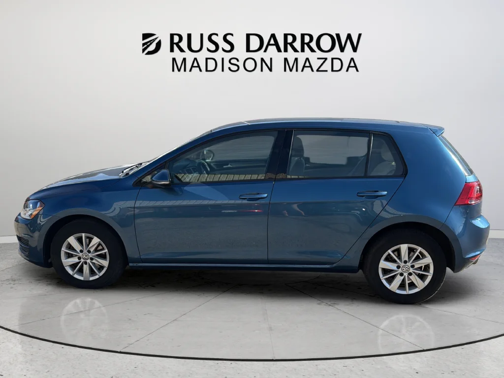 Used 2017 Blue Volkswagen TSI S 4-Door image 2
