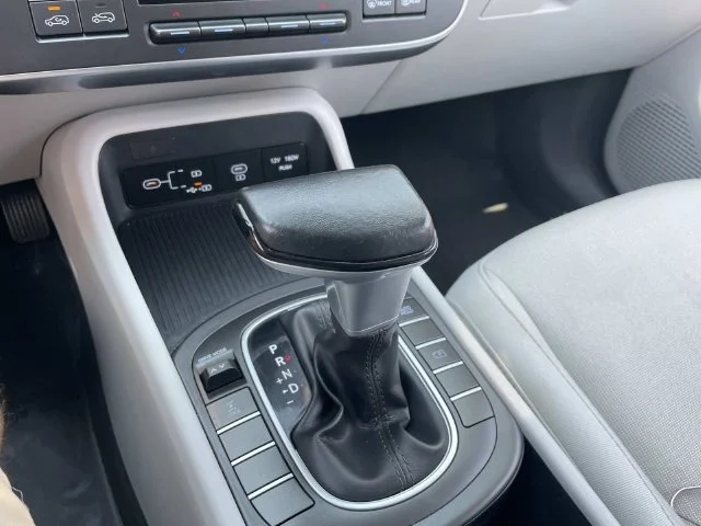 Used 2025 White Hyundai SEL image 30