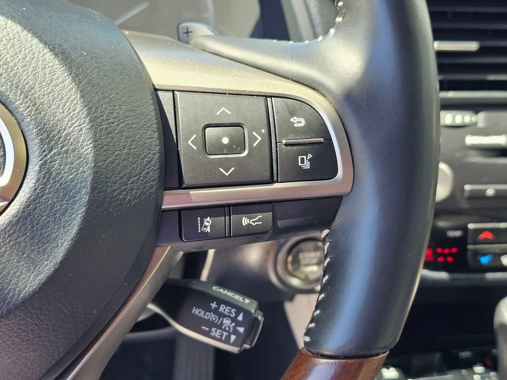 Used 2021  Lexus RX 350L image 26