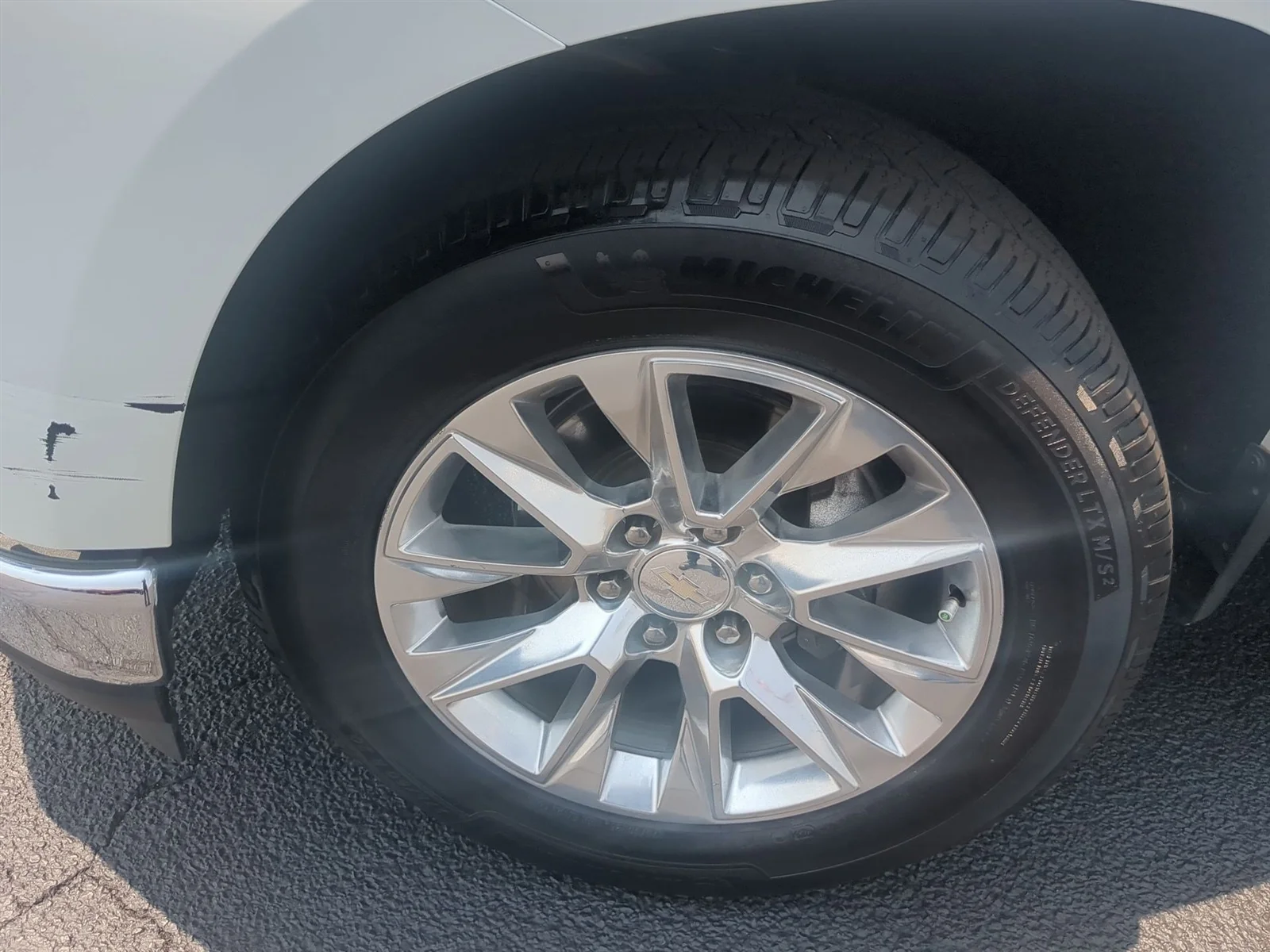 Used 2022 Iridescent Pearl Tricoat Chevrolet LTZ image 34