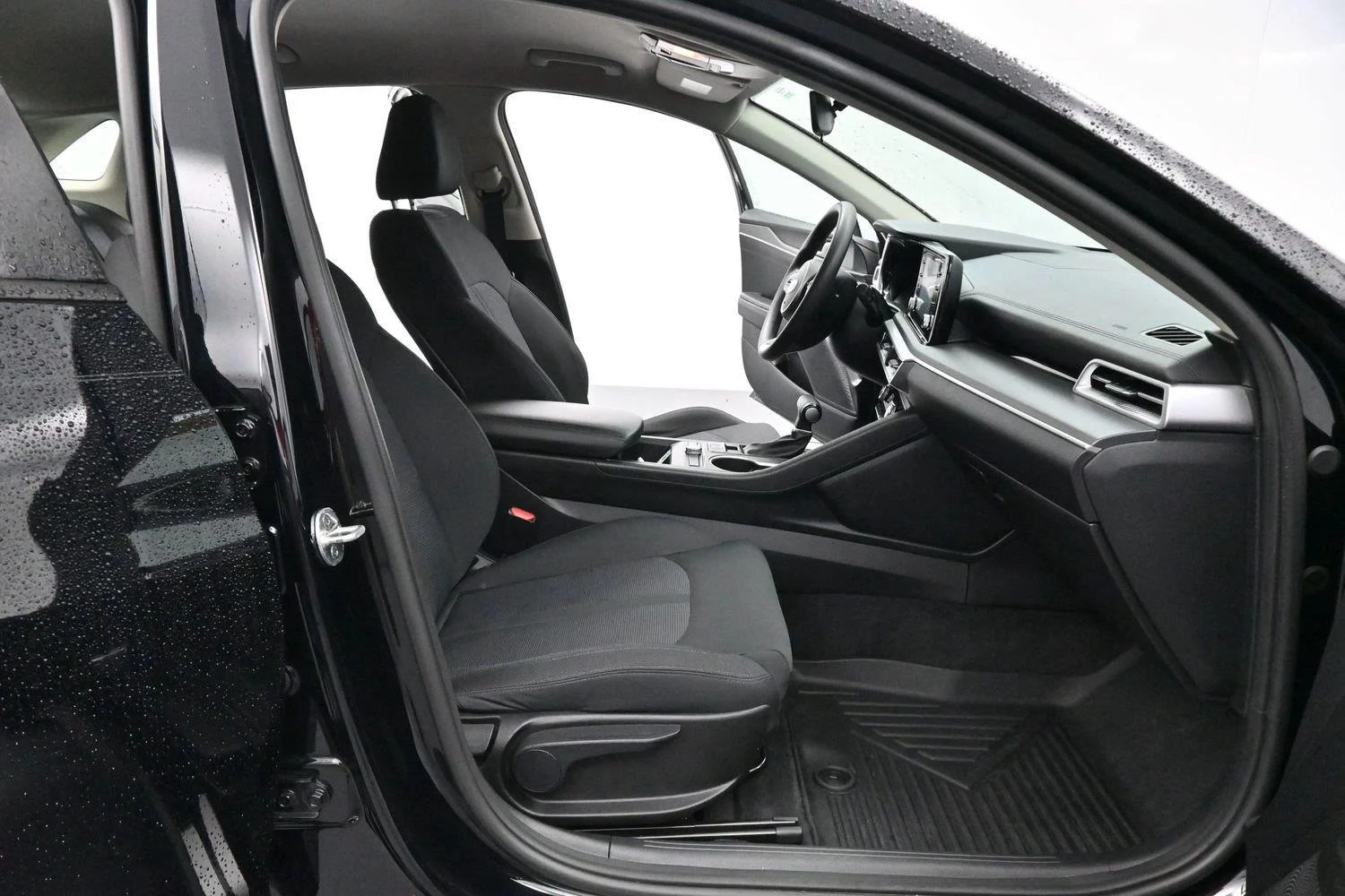 Used 2021 Ebony Black Kia LXS image 27