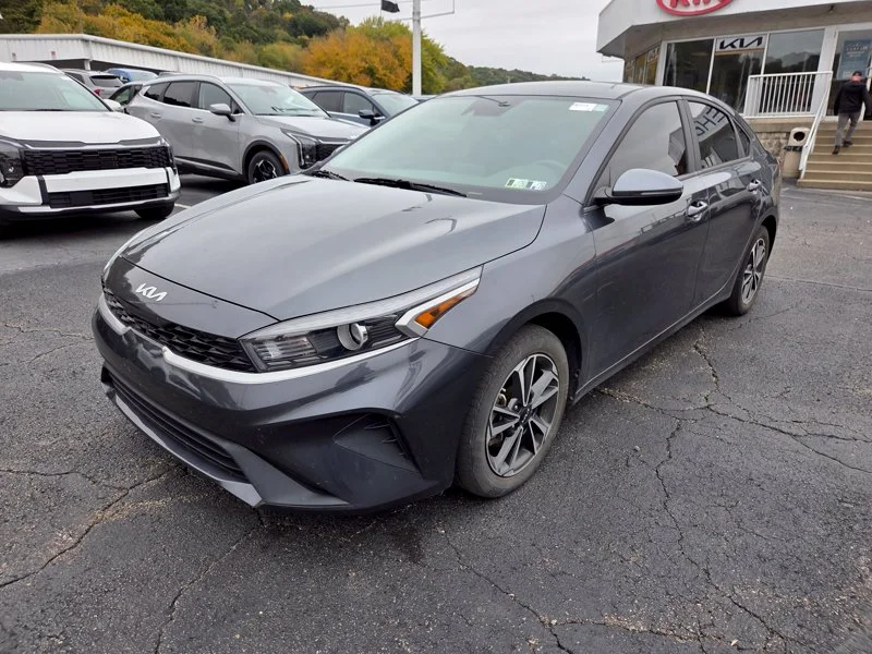 Used 2023 Gray Kia LXS image 3