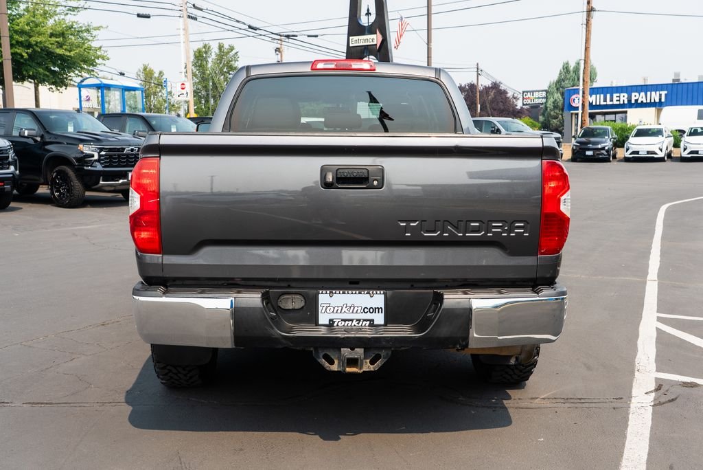 Used 2016 Magnetic Gray Metallic Toyota SR5 image 4