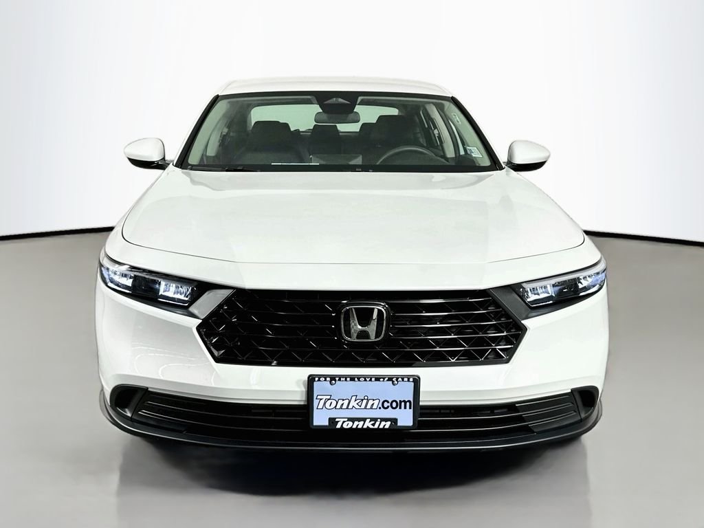 New 2026 Platinum White Pearl Honda LX image 2