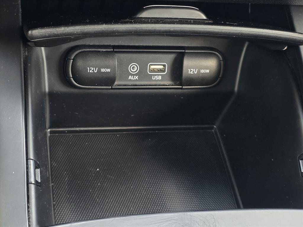 Used 2019 Black Kia L image 20