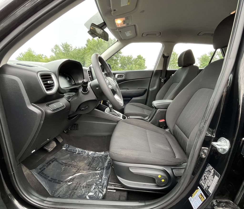 2023 Hyundai Venue SE - Photo 9