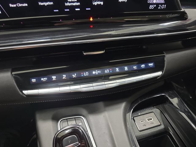 Certified Used 2024 Crystal White Tricoat Cadillac V-Series image 21
