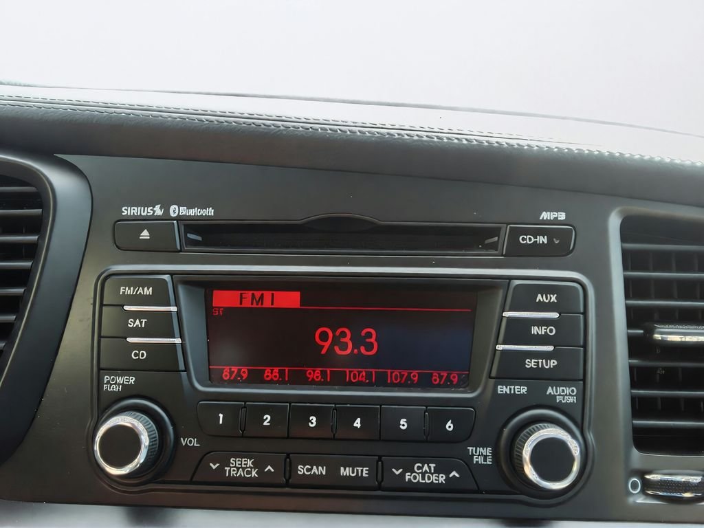 Used 2012 Black Kia EX image 26