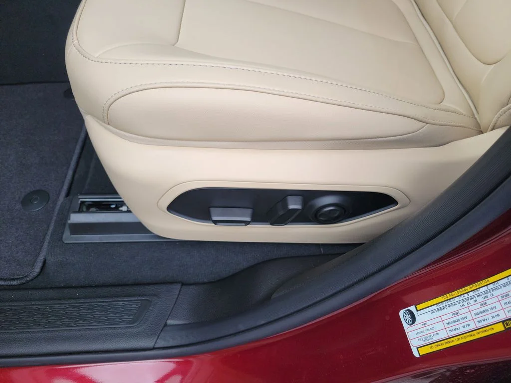 New 2026 Velvet Red Pearl-Coat Exterior Paint Jeep Limited image 10