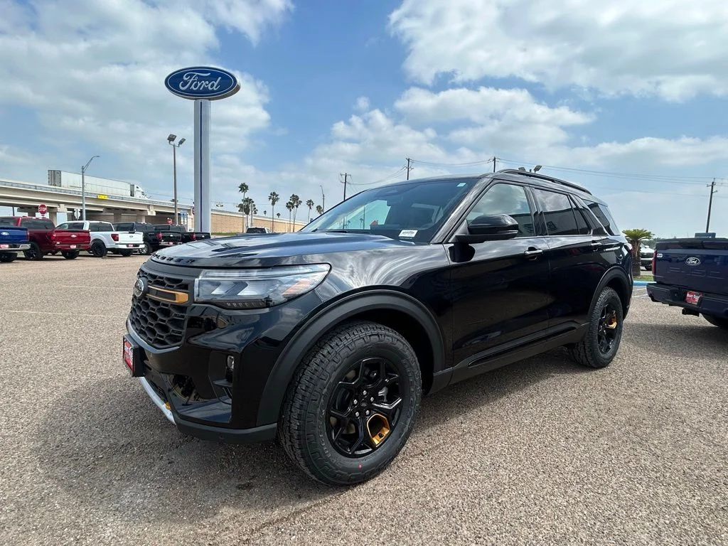 New 2026 Agate Black Metallic Ford Tremor® image 3