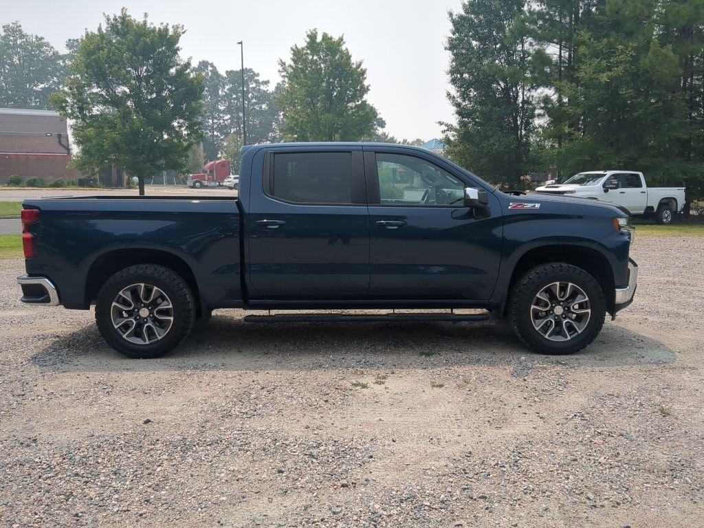 Used 2022 Blue Chevrolet LT image 4