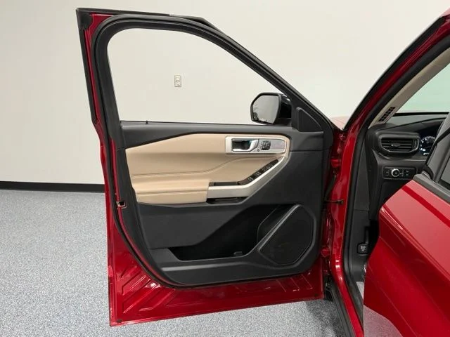 Used 2020 Red Ford Limited image 11